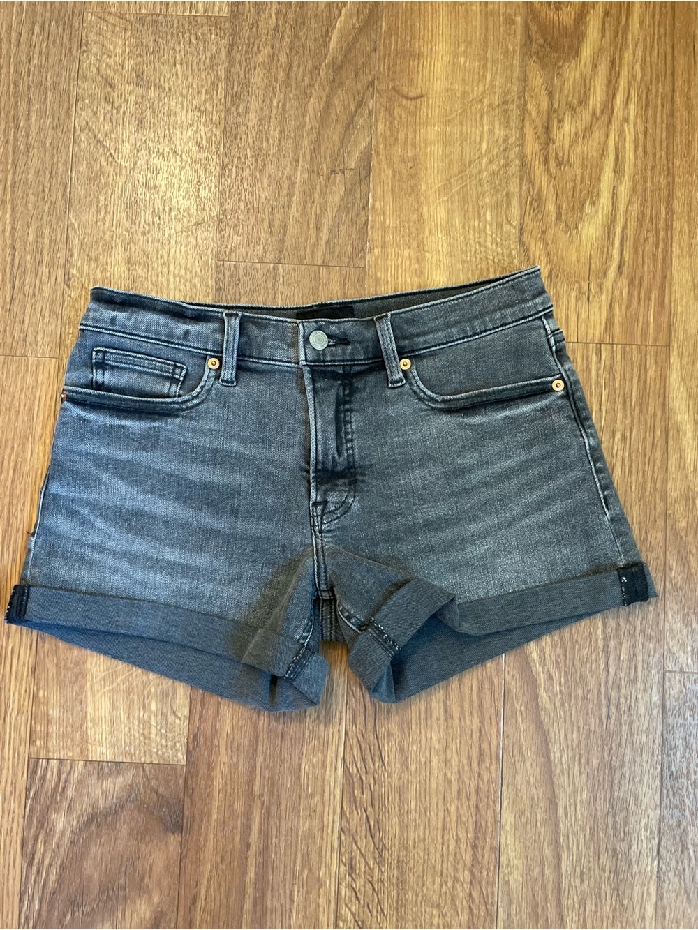 Lucky Brand Black Denim Booty Shorts Size 6/28 Stretch Mid Rise Actual 32” Waist